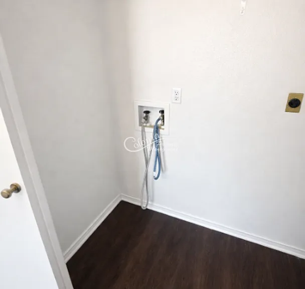 1501 Benttree Dr #D — Photo 10
