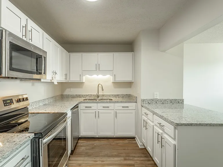 Kate's View Apartments | Updated North Chattanooga Apartments with Scenic Views — Photo 20