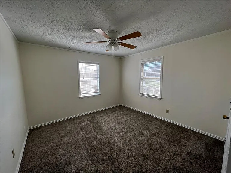 2528 Private Road 5101 — Photo 31
