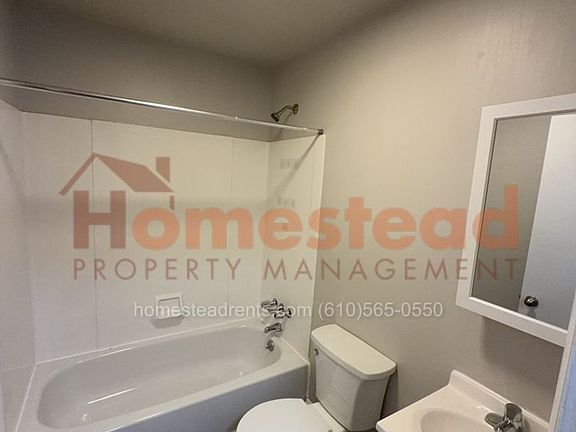 3rd image of 900 Market St APT I