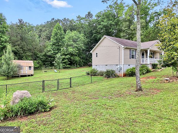 5th image of 221 Sandy Brook Cir