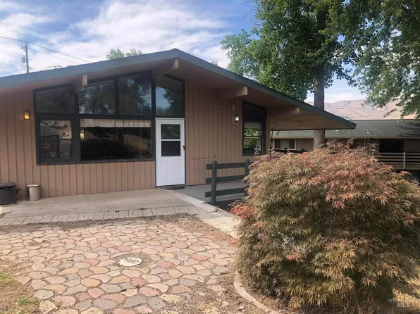 1043 29th St, Lewiston, ID 83501