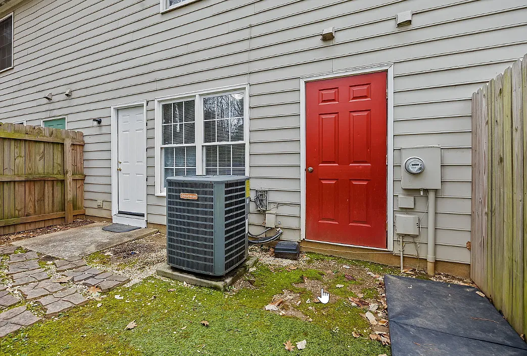 3 bed, 1149 sqft, $1,750 — Photo 2