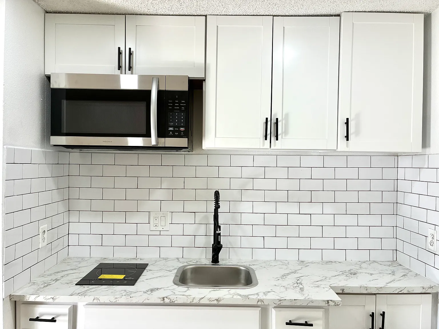 Studio, 240 sqft, $995 — Photo 1