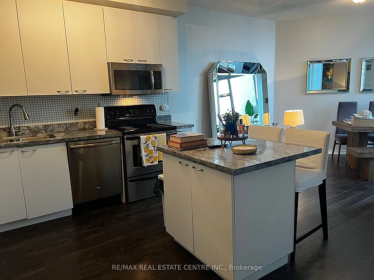 3939 Duke Of York Blvd #913 — Photo 6