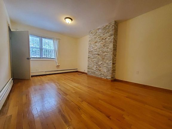 2nd image of 177 Monroe St #1