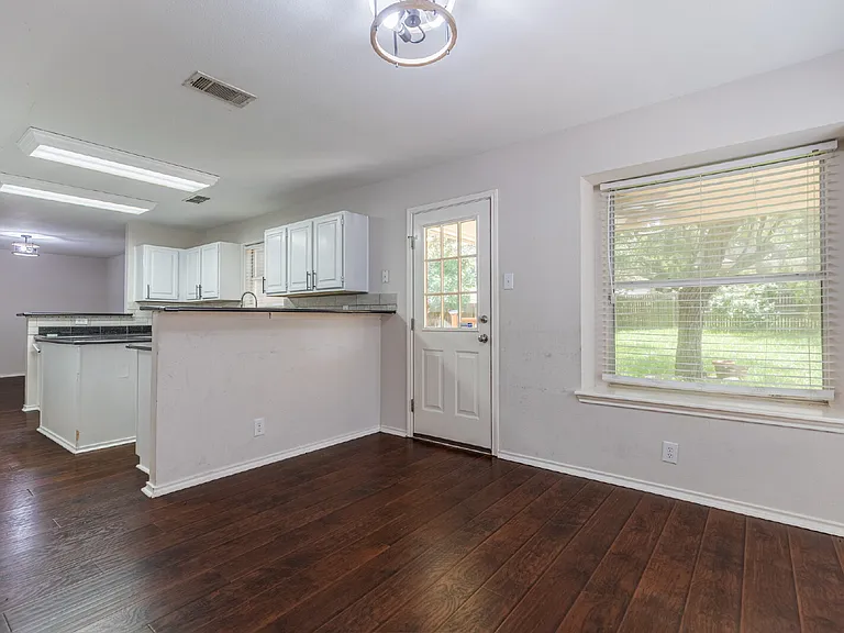 3604 Meade St — Photo 16