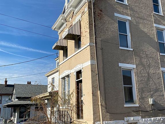 3rd image of 3748 Saint Lawrence Ave