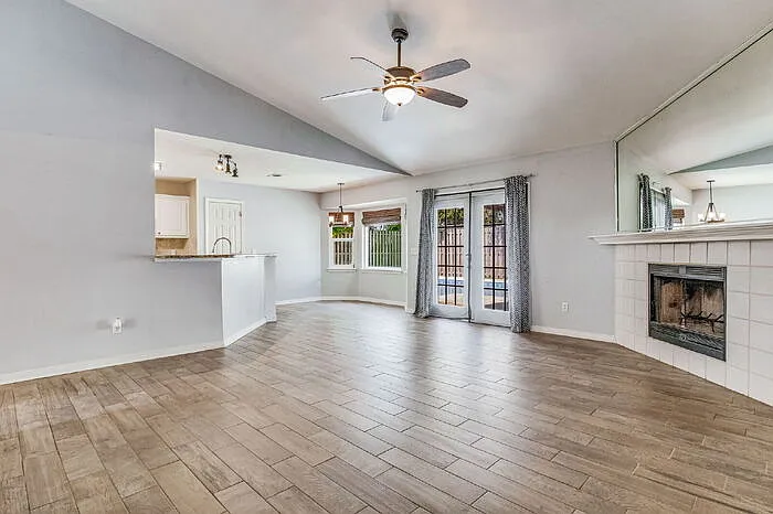 907 Catskill Ln — Photo 40