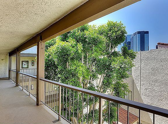 3rd image of 21500 Califa St Unit 109