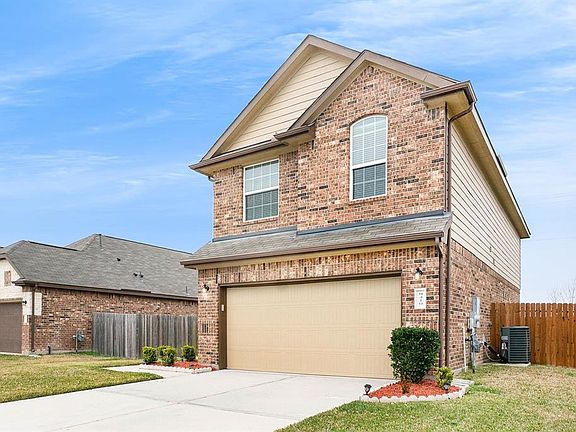4th image of 9410 Yellow Rose Dr