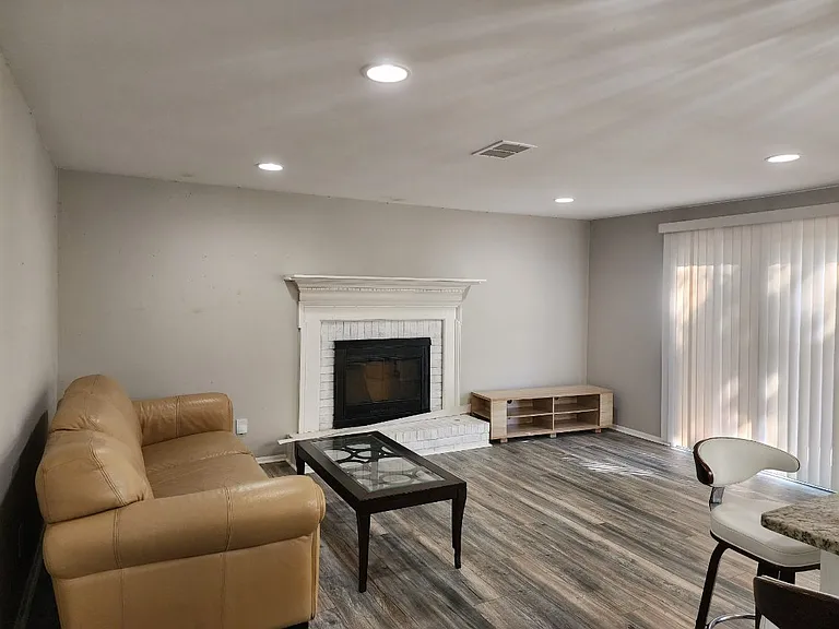 2208 Hopkins Mill Ln — Photo 8