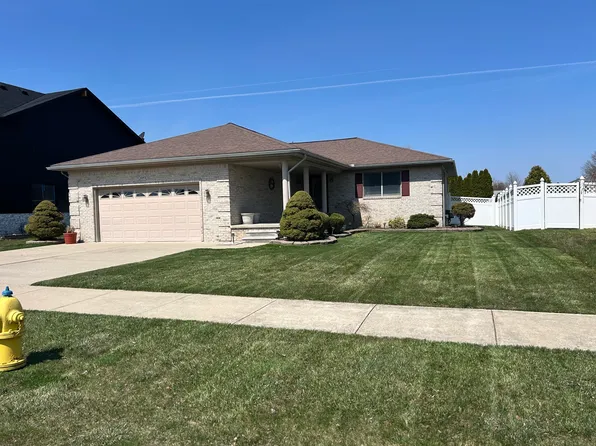 15972 Petros Dr, Brownstown, MI 48173