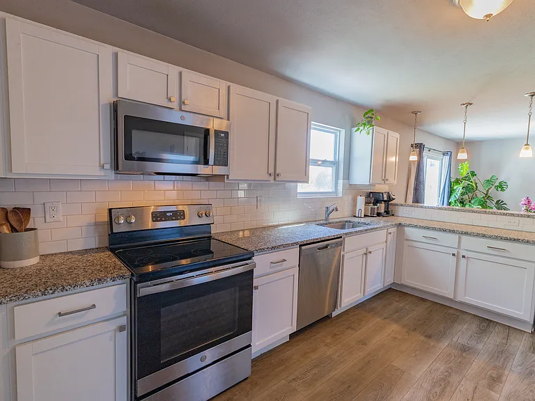 25091 Front Ave — Photo 7