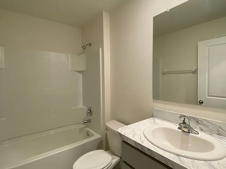 6461 SE 4th Ln — Photo 24