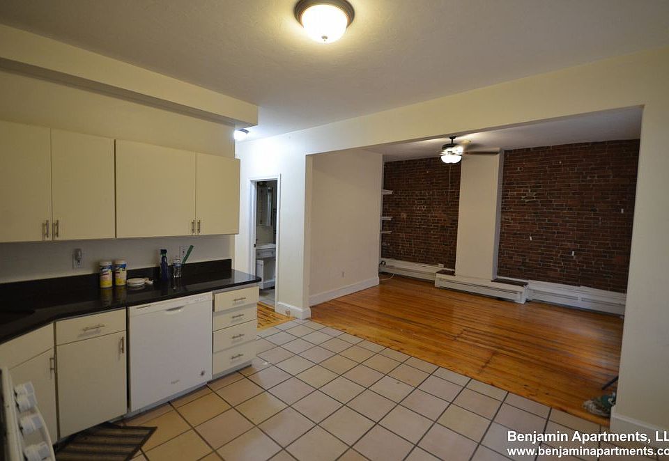 1st image of 111-115 Hampshire St #2