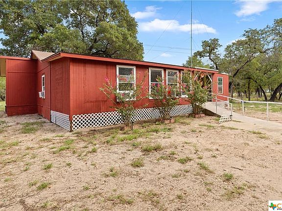 3rd image of 107 Flores Oaks Dr