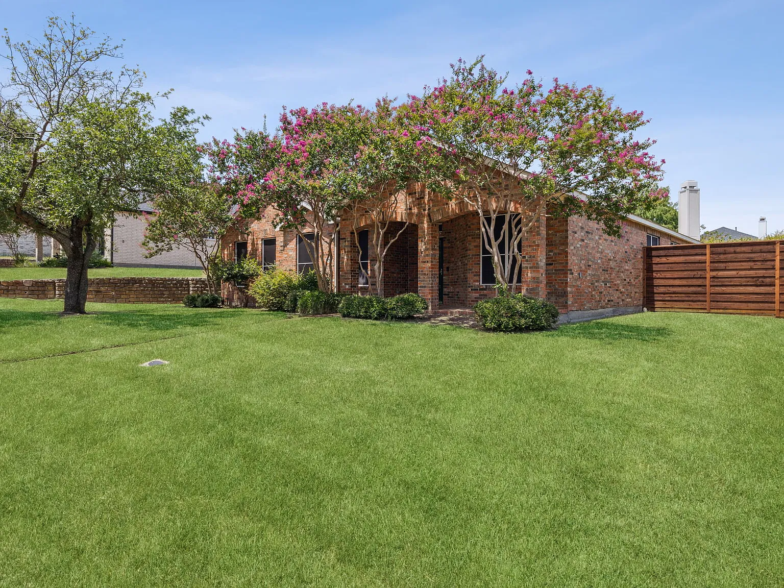 4 bed, 2.5 bath, 2506 sqft, $8,813 — Photo 2