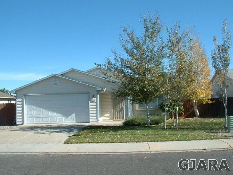 1st image of 408 W Grove Dr