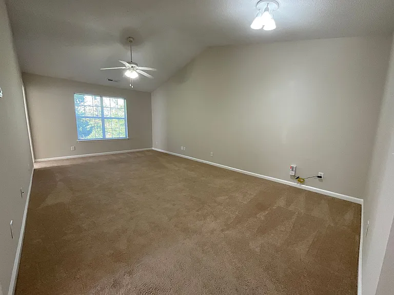 Meridian Park Apartments — Photo 20