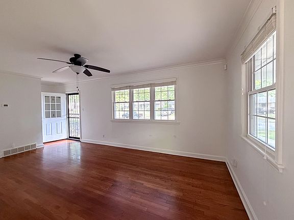 2nd image of 4979 Sequoia Ave