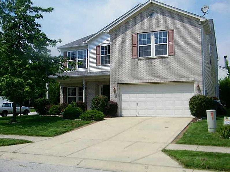 1st image of 6828 Woodland Heights Dr