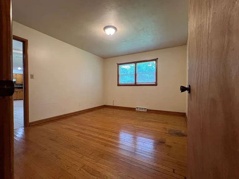 2250 S Virginia Ave — Photo 19
