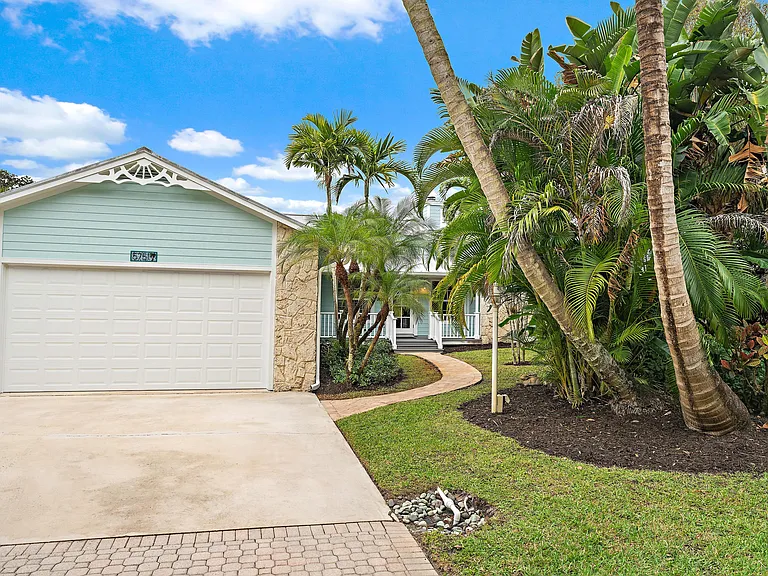 5751 Pennock Point Rd — Photo 20