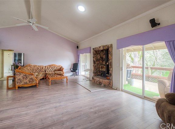 3rd image of 51 Glen Cir