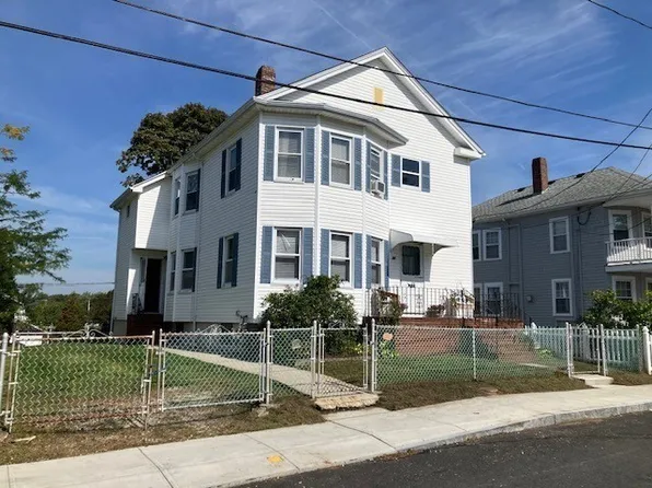 24 Dover St, Fairhaven, MA 02719