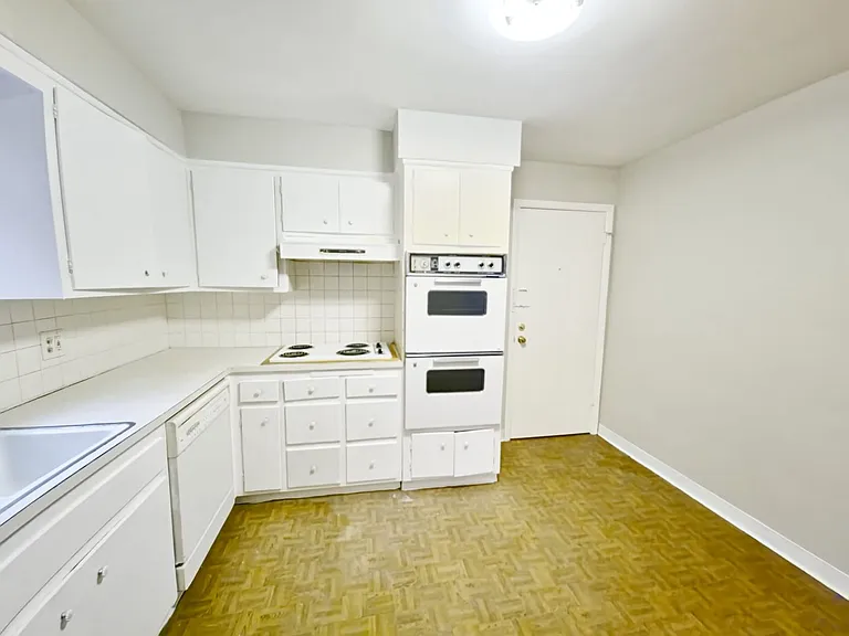 3427 Westbury Rd — Photo 6