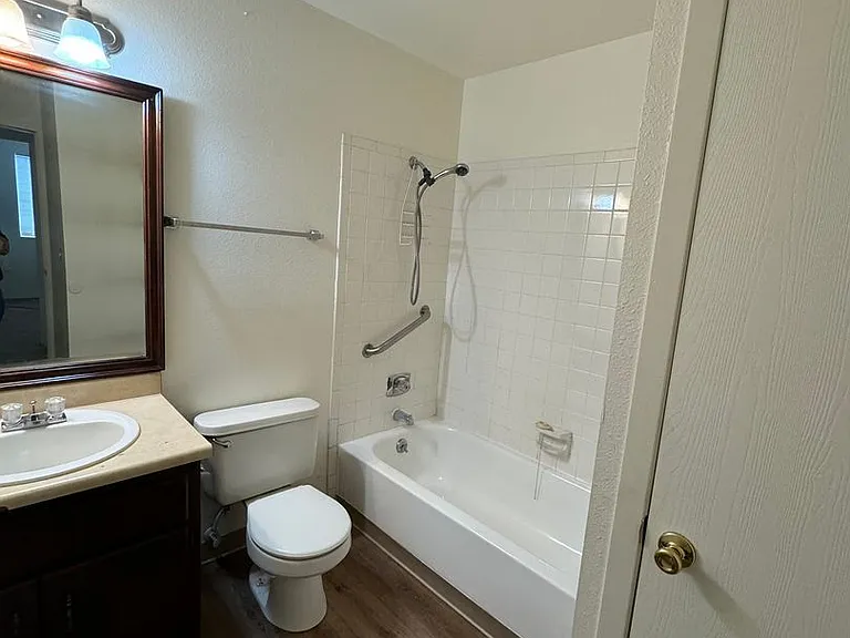 4988 Ivor Dr — Photo 4