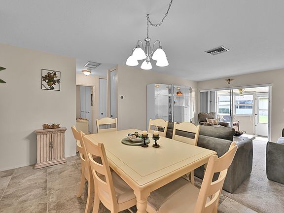4th image of 4796 Cresthaven Boulevard #B