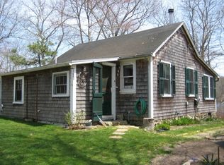 16 Scottys Ln W, Vineyard Haven, MA 02568