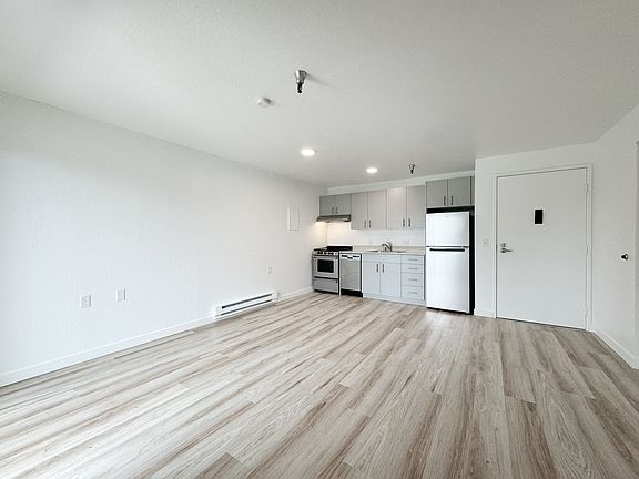 4th image of 11501 15th Ave NE #308