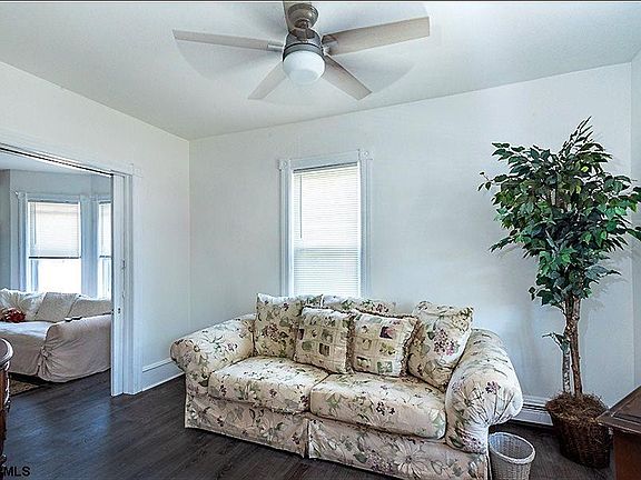 3rd image of 742 Moore Ave #1