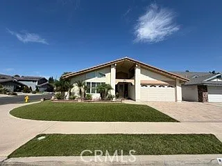 3 bed, 1648 sqft, $5,400 — Photo 2