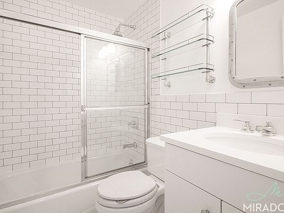 5th image of 304 E 20th St APT 6D
