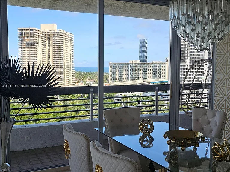 3600 Mystic Pointe Dr #1607 — Photo 33