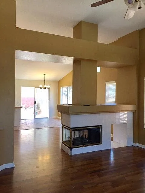 3 bed, 1370 sqft, $2,800 — Photo 1