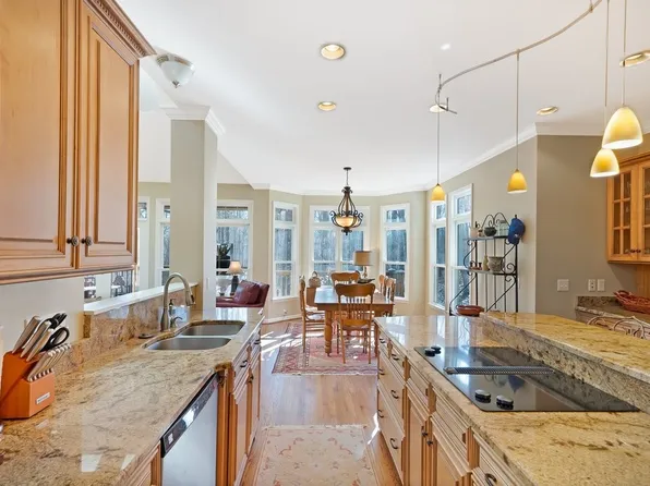 2046 Lakeshore Dr, Monteagle, TN 37356