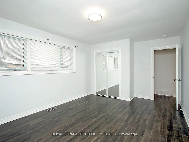 1 Barnes Cres — Photo 24