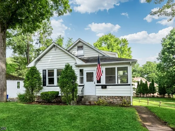 98 Sicomac Ave, Midland Park Boro, NJ 07432