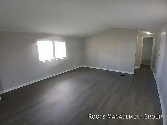 3rd image of 311 Carriage Lane Est #311