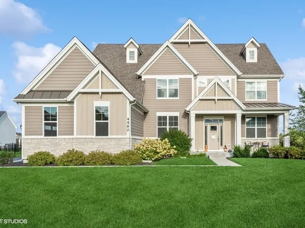 4560 Greywood Dr, St Charles, IL 60175