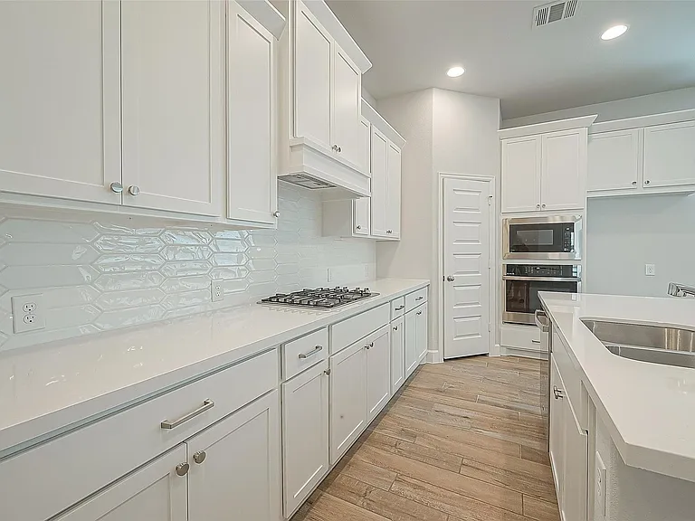 213 McCrea Ct — Photo 14