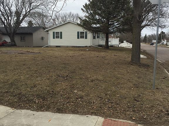 2nd image of 406 Ash Ave N