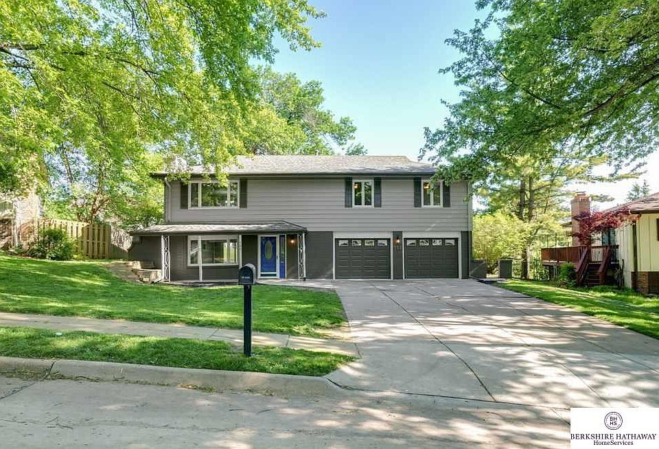 1st image of 703 Sherman Dr