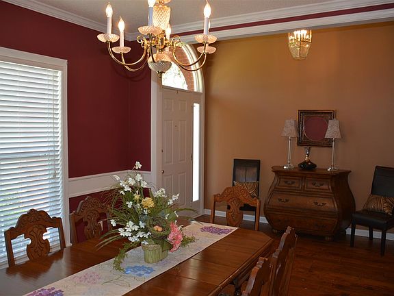 5th image of 1137 W King St