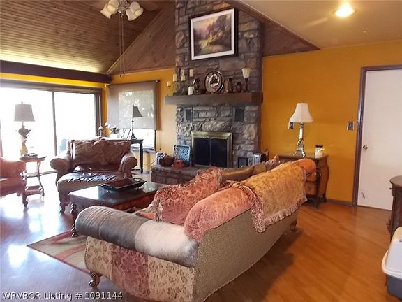 3rd image of 2624 Glen Flora Way